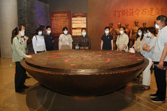 085407-556013.jpg 180859-130730.jpg