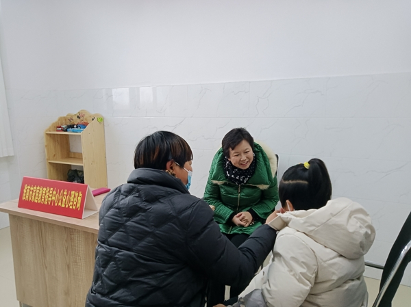 091646-130239.jpg 008公益心理咨詢李力6_愛奇藝.jpg