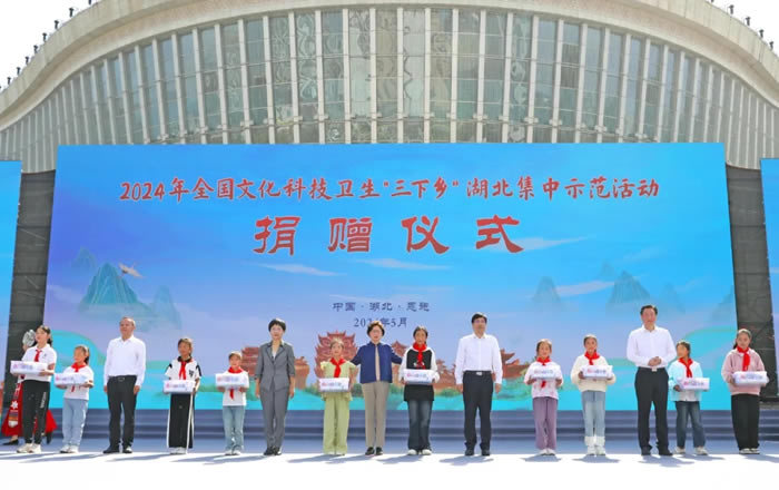 183843-741308.jpg 3.jpg