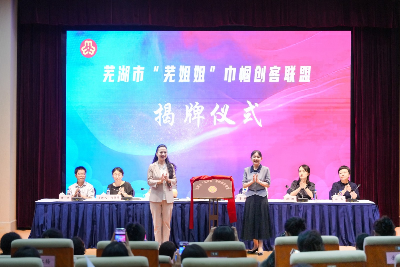 100921-727968.jpg 100921-727968.jpg